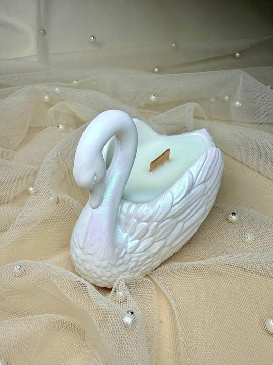 Pearl White Swan Soy Wax Candle