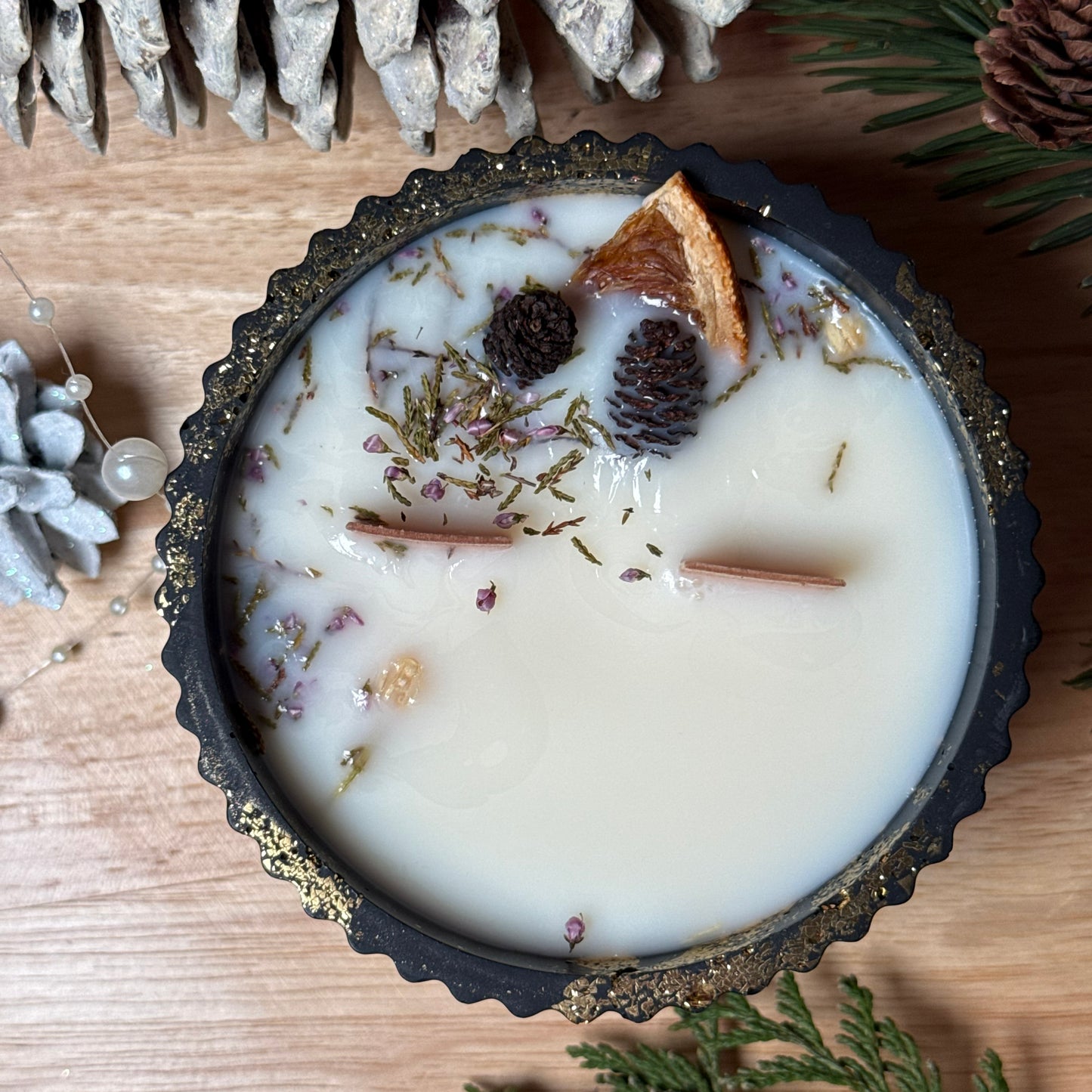 Hand Poured Soy Wax Candle "Lines XL" Christmas Wish Scent