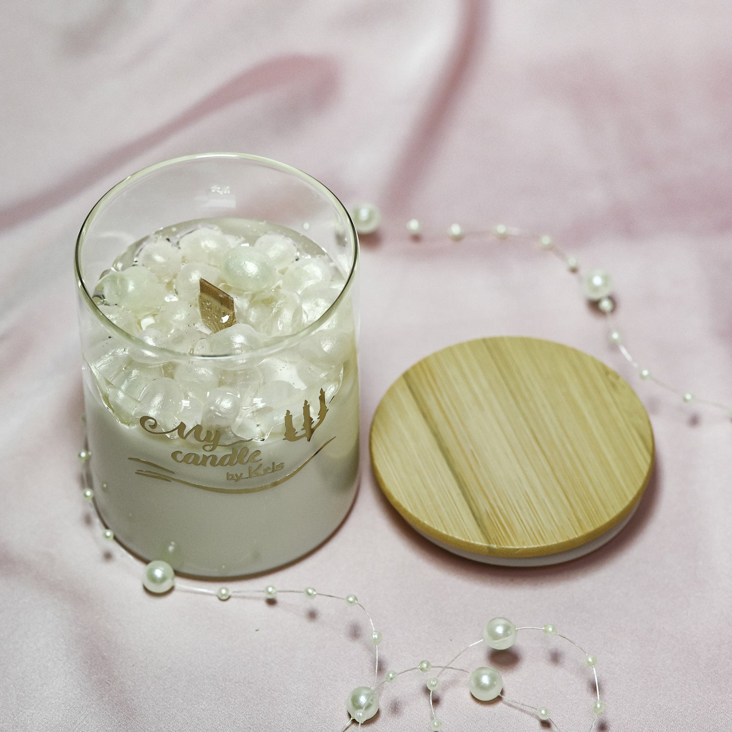 Hand-poured Soy Wax "Jade Orchid & Lotus" Scented Candle "Pearls"