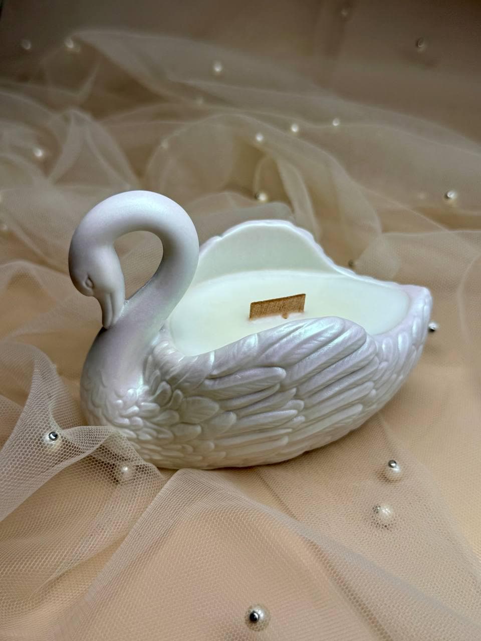 Pearl White Swan Soy Wax Candle