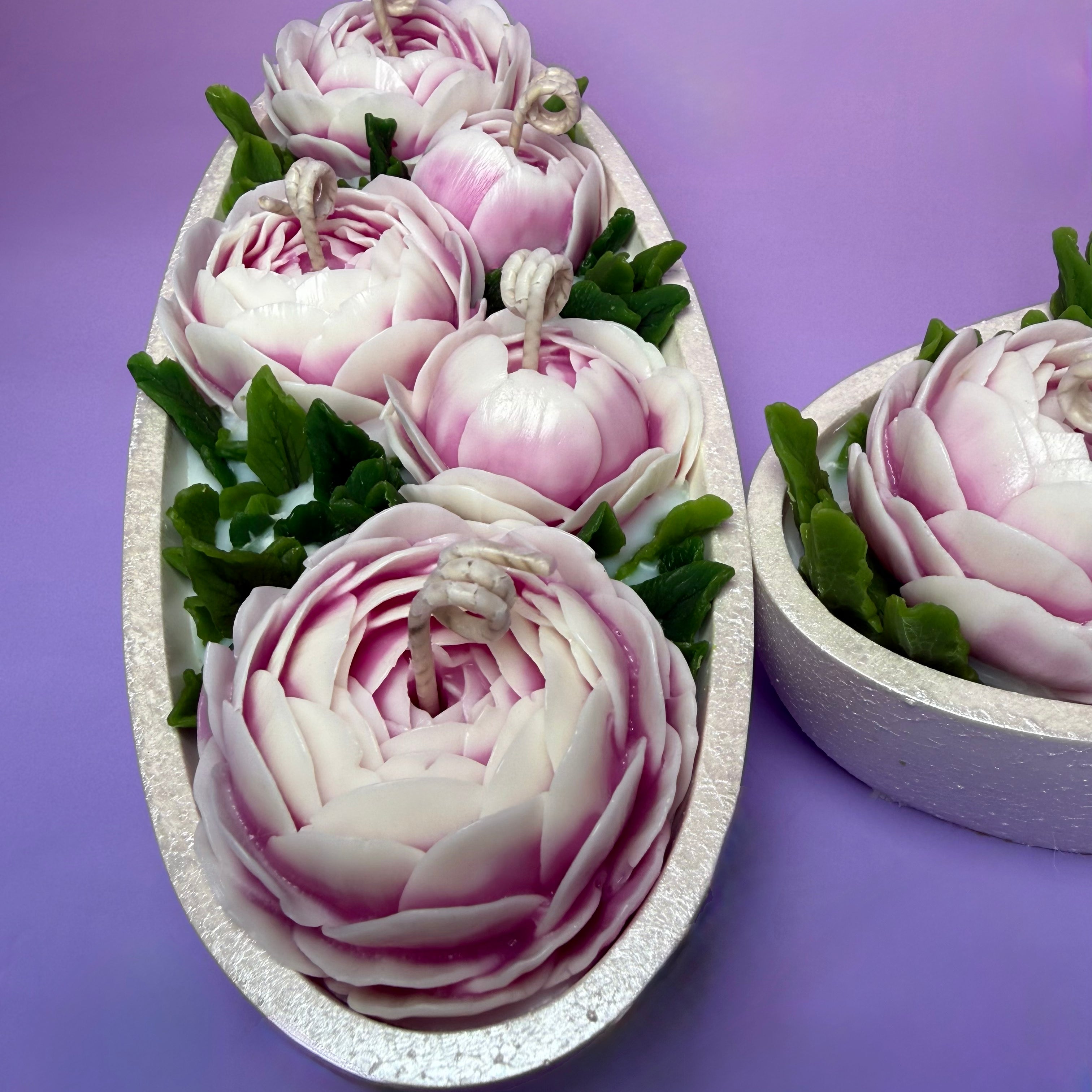 Ranunculus Flowers 5 Wicks Candle with Gift Box