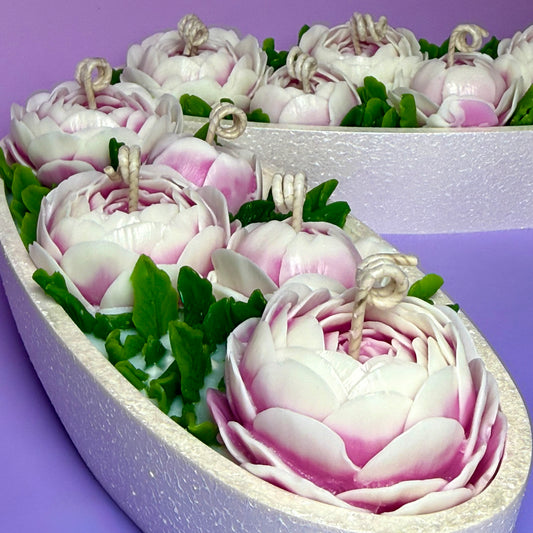 Ranunculus Flowers 5 Wicks Candle with Gift Box