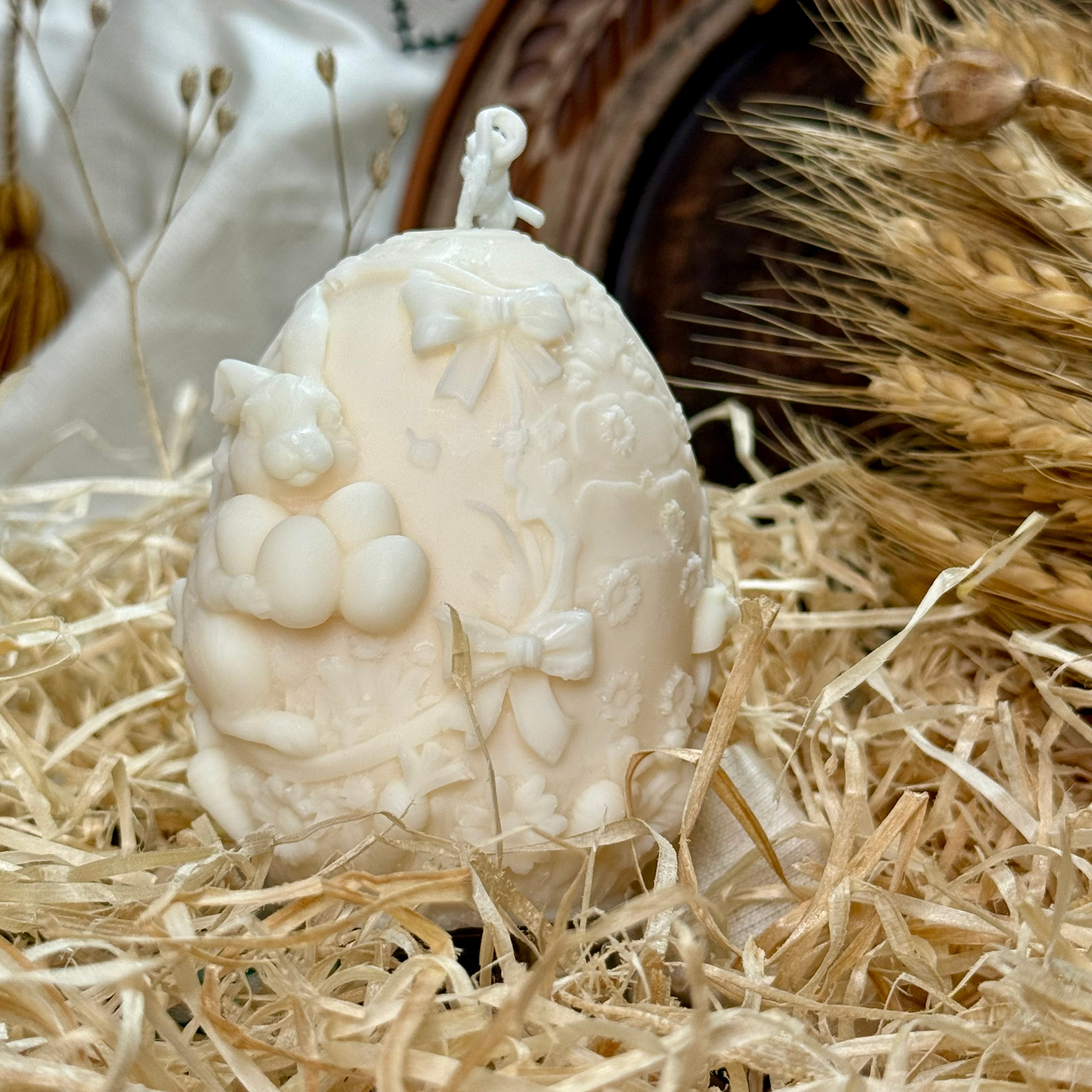Hand-Poured Unscented Easter Bunny & Spring Blossoms Soy Wax Candle | 155g Decorative Egg