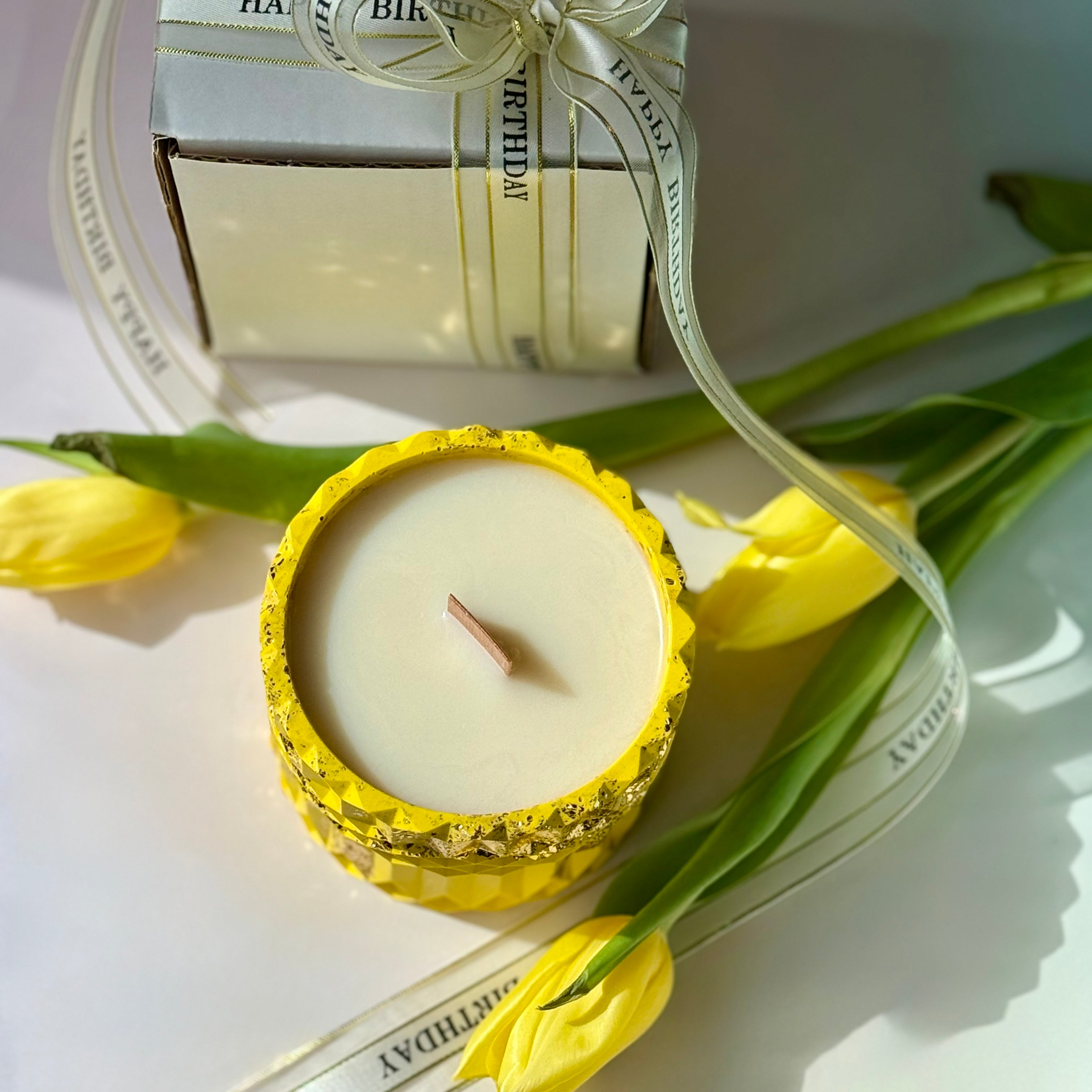 Refillable Hand-poured Soy Wax Candle "Geometric"