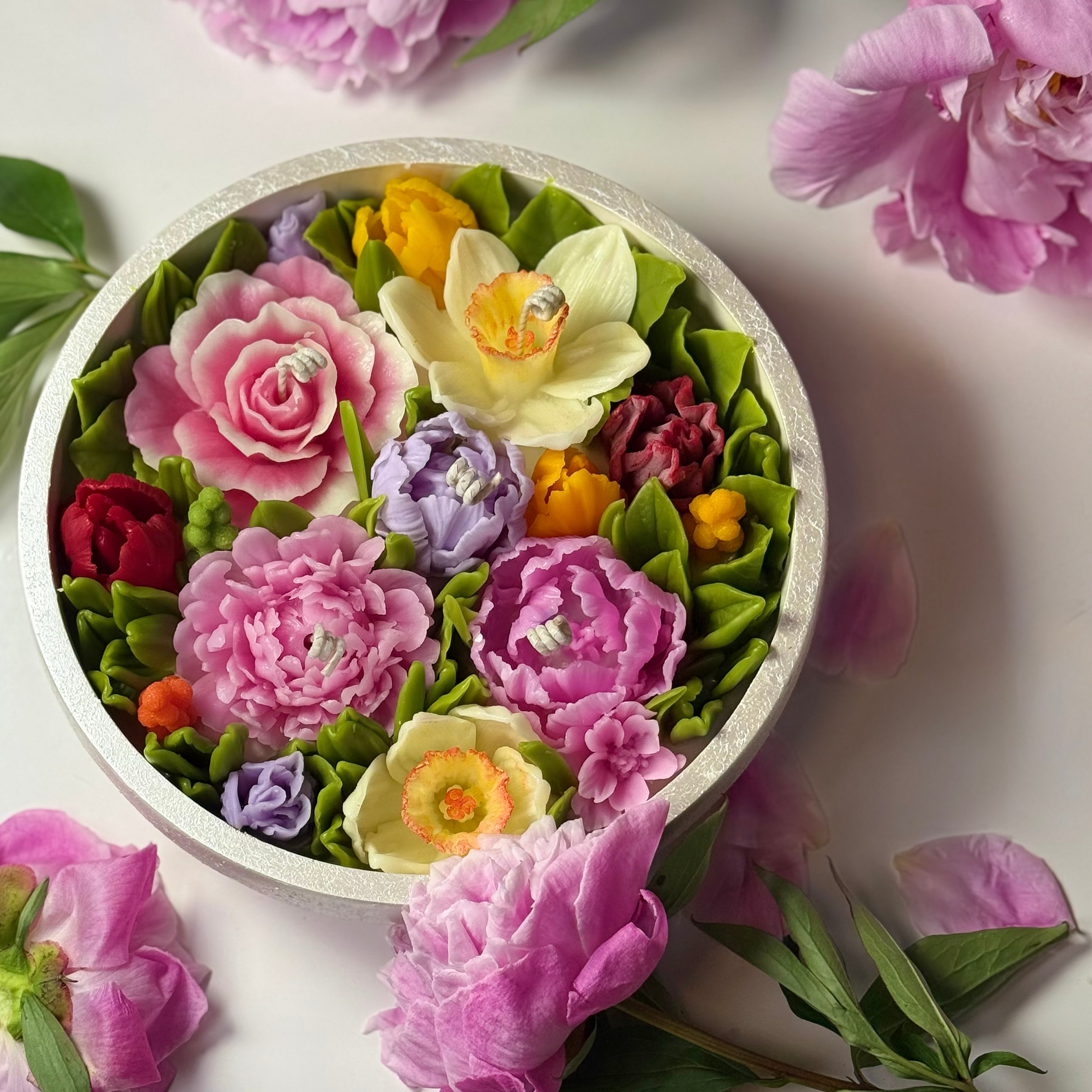 "Flower Meadow" Multi-Coloured Beeswax Flower Candle with Gift Box – Luxury Centrepiece Floral Candle