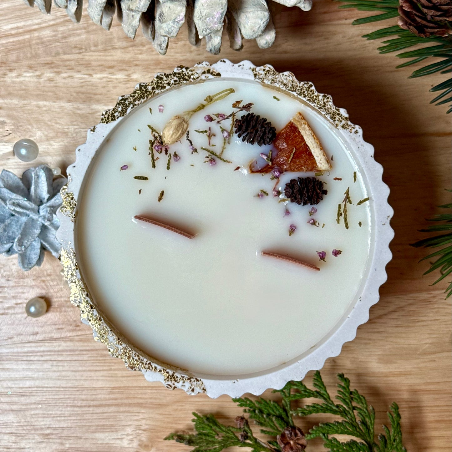 Hand Poured Soy Wax Candle "Lines XL" Christmas Wish Scent