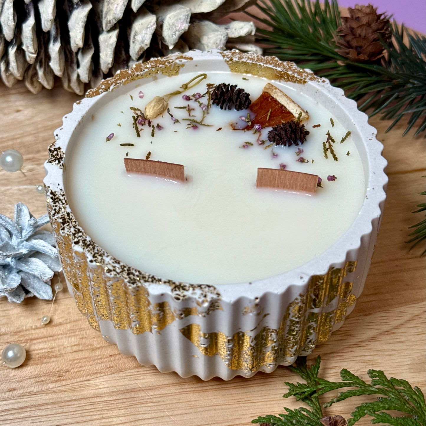 Hand Poured Soy Wax Candle "Lines XL" Christmas Wish Scent