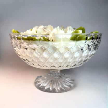 A luxurious soy wax centrepiece candle featuring hand-crafted gardenia beeswax flowers