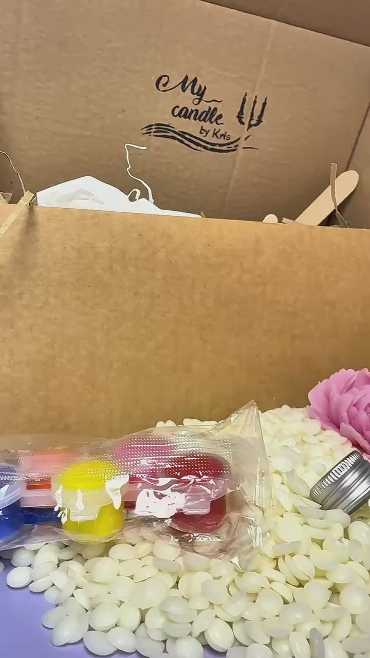 Load video: DIY Luxury Candle Making Kit "Flower Bouquet" | Mother's Day Craft Activity Set | Personalised Handmade Soy &amp; Beeswax Botanical Sculpture